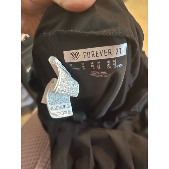 EUC Forever 21 Black Pleated Mini Skirt Size XS - Picture 7 of 7